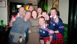 Battle dressed and back on it down in the Rocks (L-R, Murdo, Dog, Trash, our kind host the Kimster, Sparra, Kaiser, Brusco et moi)